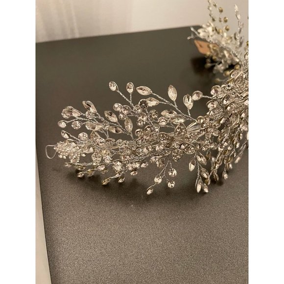 Bridal styles boutique headpeice main image 6
